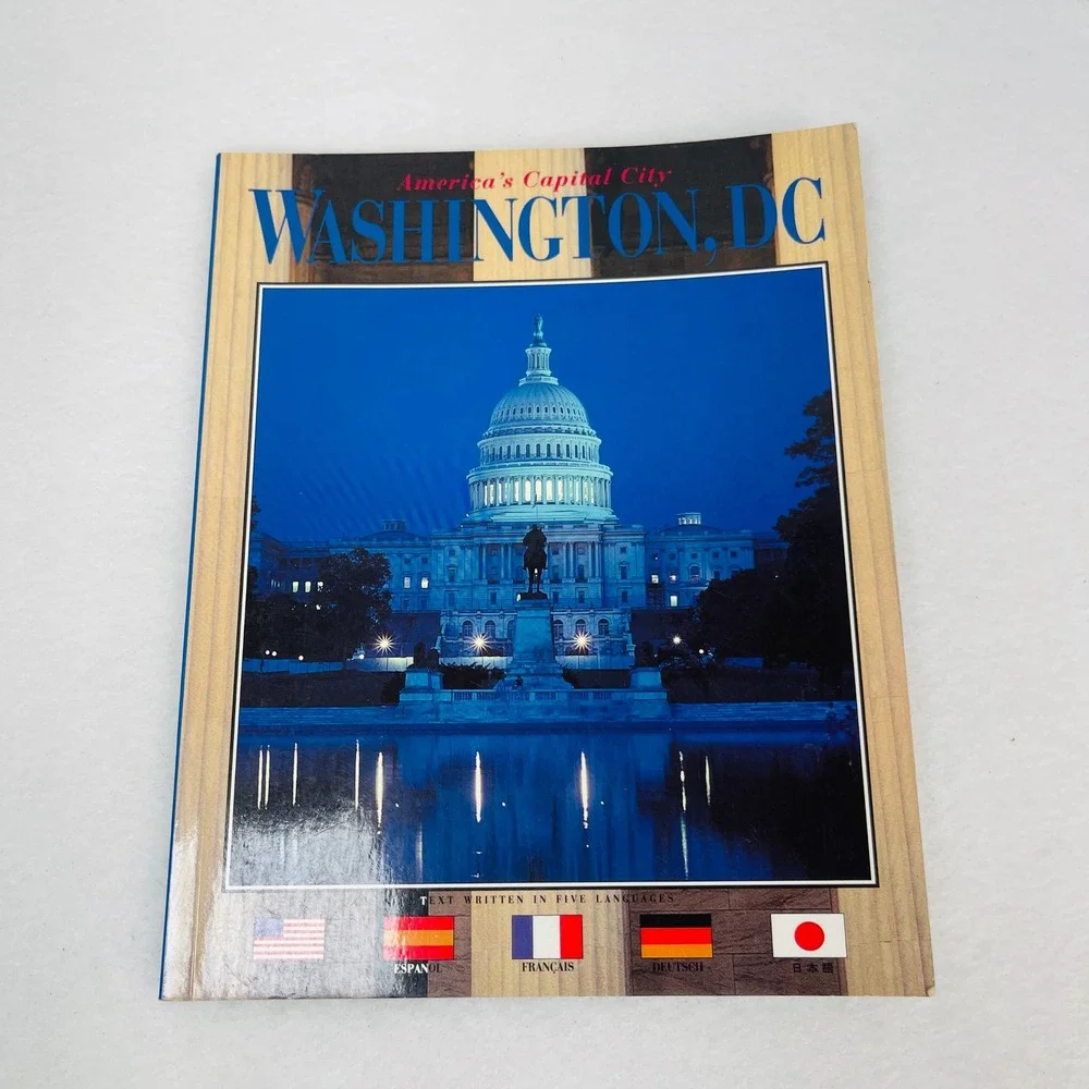 Washington DC Americas Capital City Souvenir Photo Book 5 Languages Multilingual